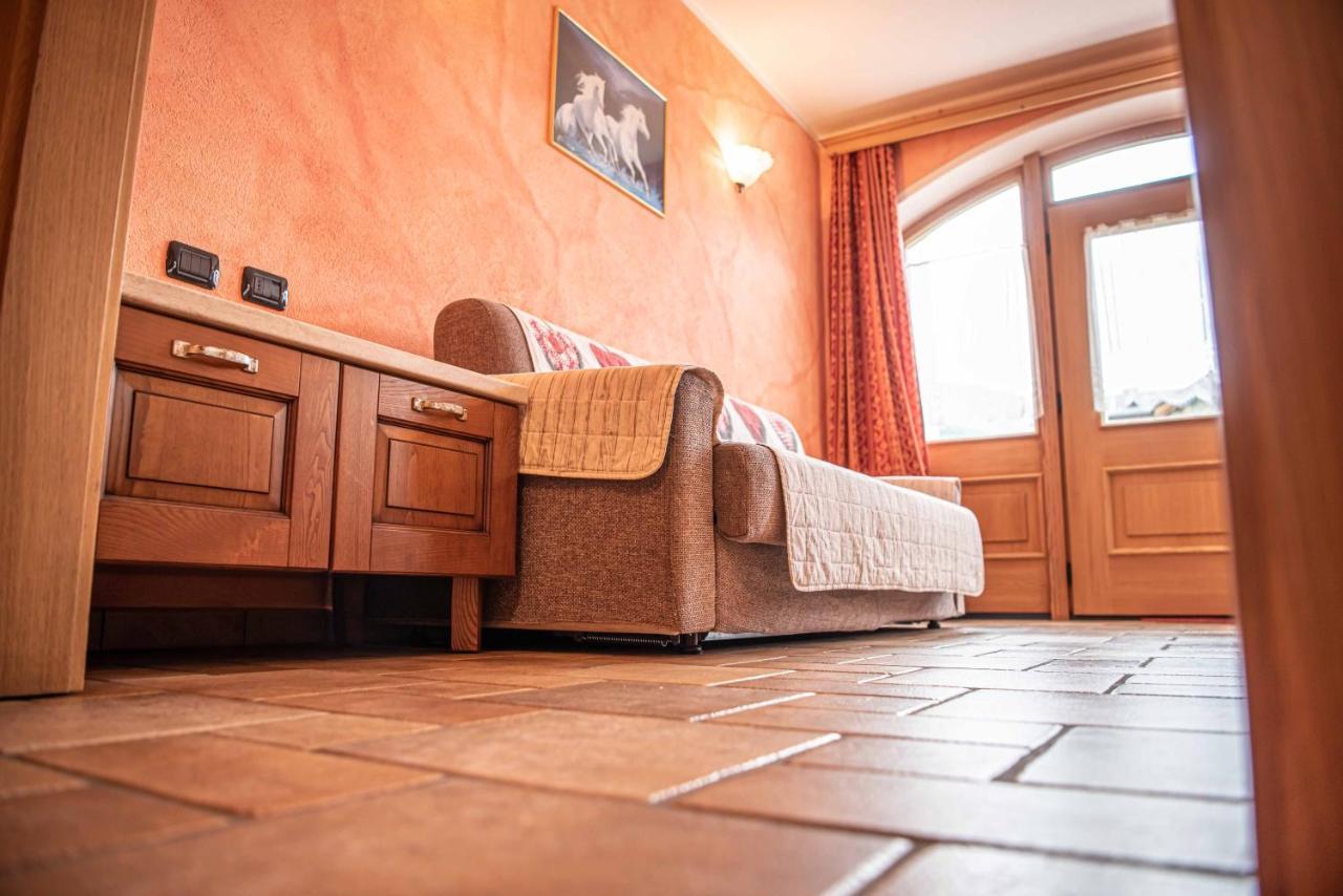Family House Amalia Myholidaylivigno Exterior photo